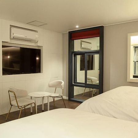 Sinan Equelim Hotel Gwangju Metropolitan City ภายนอก รูปภาพ